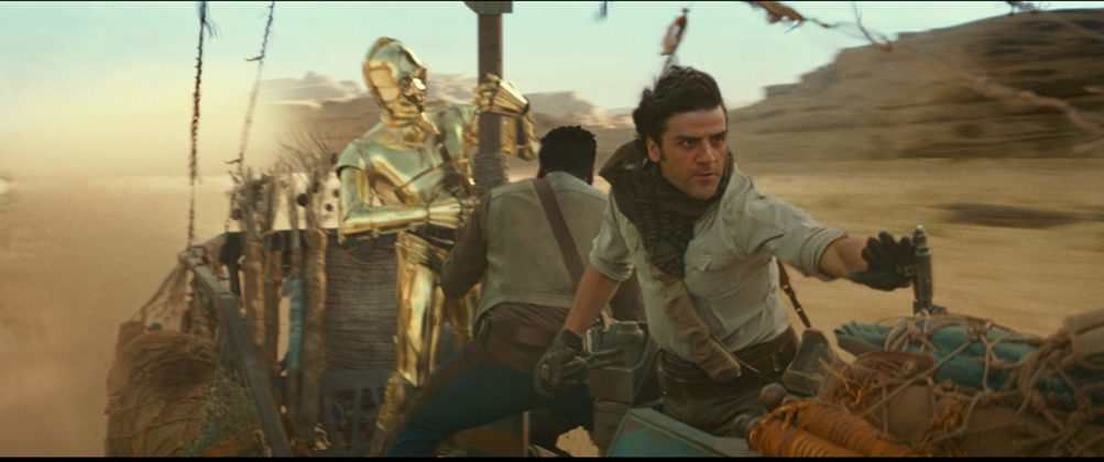 Anthony Daniels, Oscar Isaac, and John Boyega in Star Wars- The Rise of Skywalker