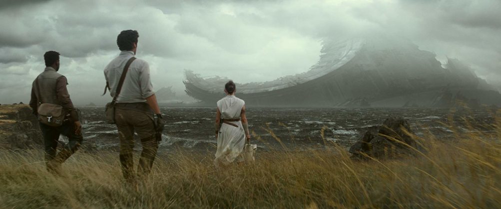 Oscar Isaac, John Boyega, and Daisy Ridley in Star Wars- The Rise of Skywalker